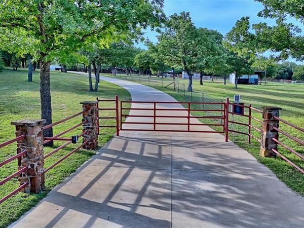 4509 Lazy E Road, Saint Jo, TX 76265