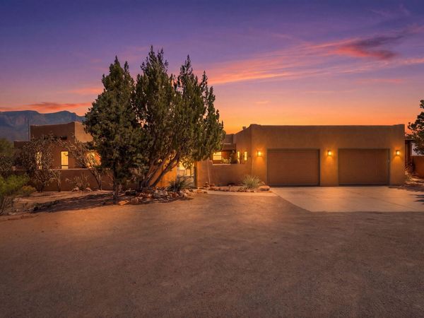 154 Placitas Trails Road , Placitas, NM 87043