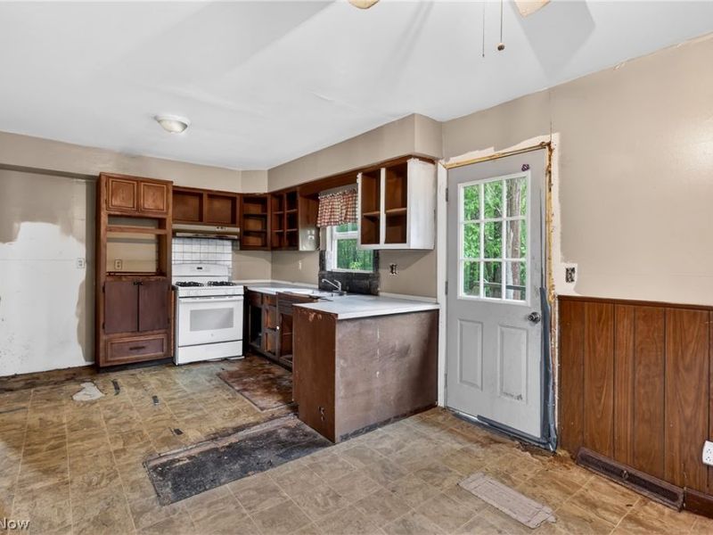 2964 Williamsburg Street NW, Warren, OH 44485 Photo 3