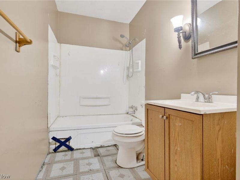 2964 Williamsburg Street NW, Warren, OH 44485 Photo 8