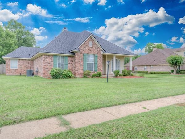 1951 Bayou Bend Drive , Bossier City, LA 71111