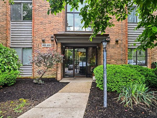 1544 W Galbraith Road, Unit 402, Cincinnati, OH 45231