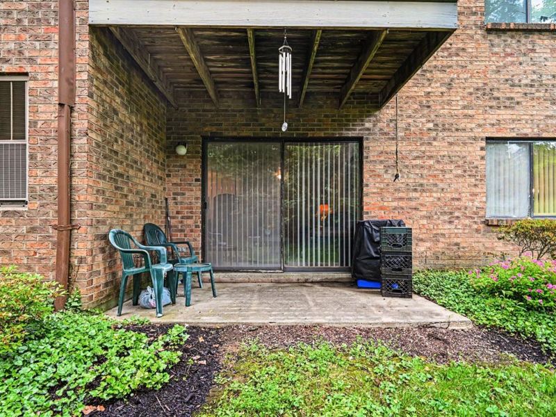 1544 W Galbraith Road, Unit 402, Cincinnati, OH 45231 Photo 2