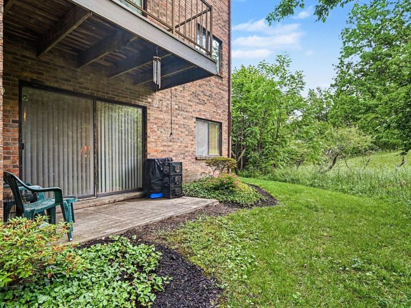 1544 W Galbraith Road, Unit 402, Cincinnati, OH 45231 Photo 3
