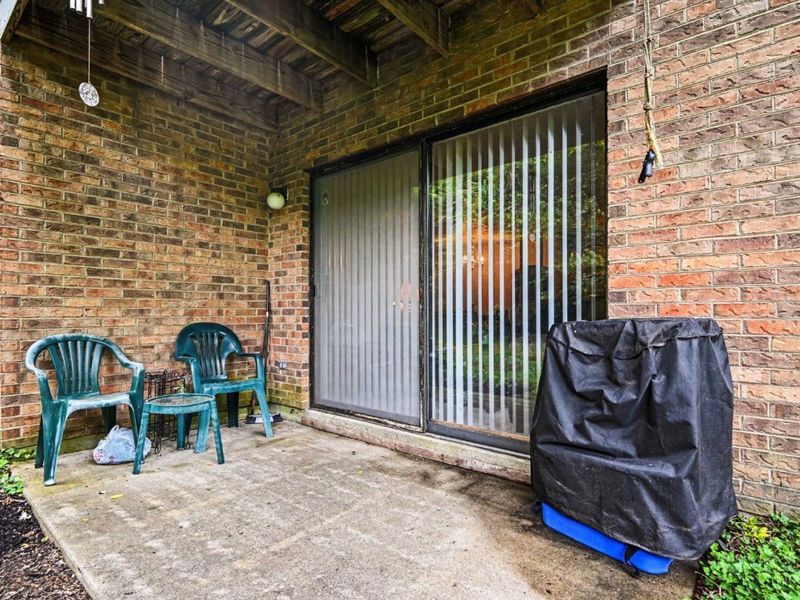 1544 W Galbraith Road, Unit 402, Cincinnati, OH 45231 Photo 4