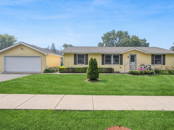 411 Highland Road, Grayslake, IL 60030
