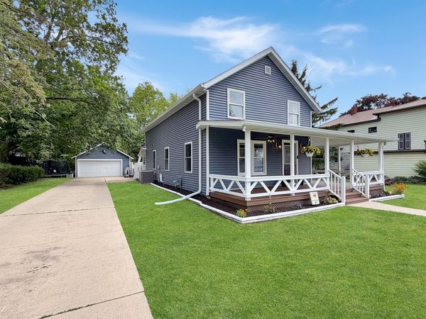 505 Oak Street , Lena, IL 61048