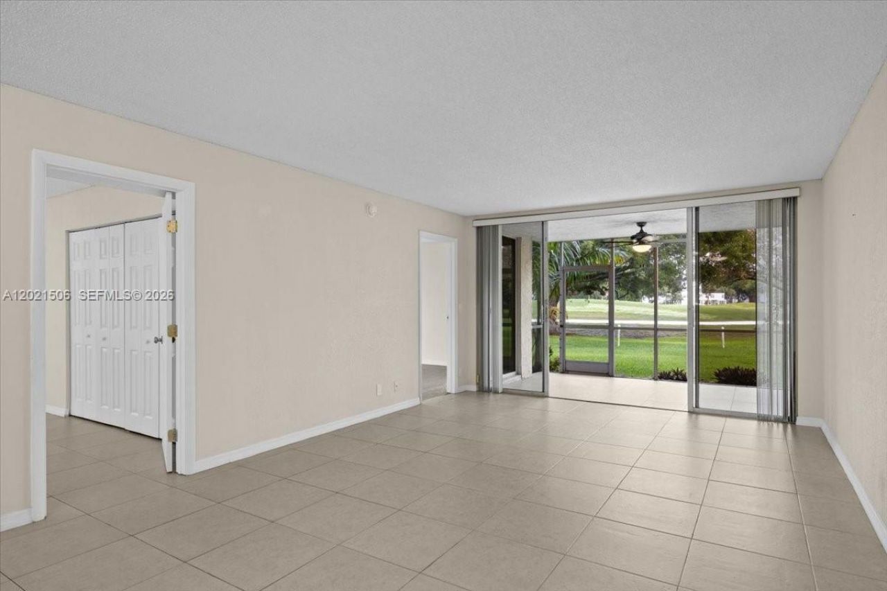 9501 Seagrape Dr , Unit 102, Davie, FL 33324 Photo