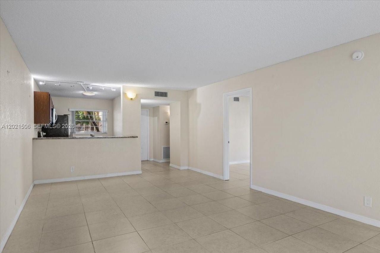 9501 Seagrape Dr , Unit 102, Davie, FL 33324 Photo