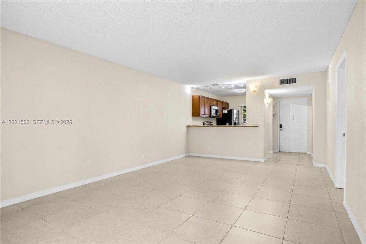 9501 Seagrape Dr , Unit 102, Davie, FL 33324 Photo
