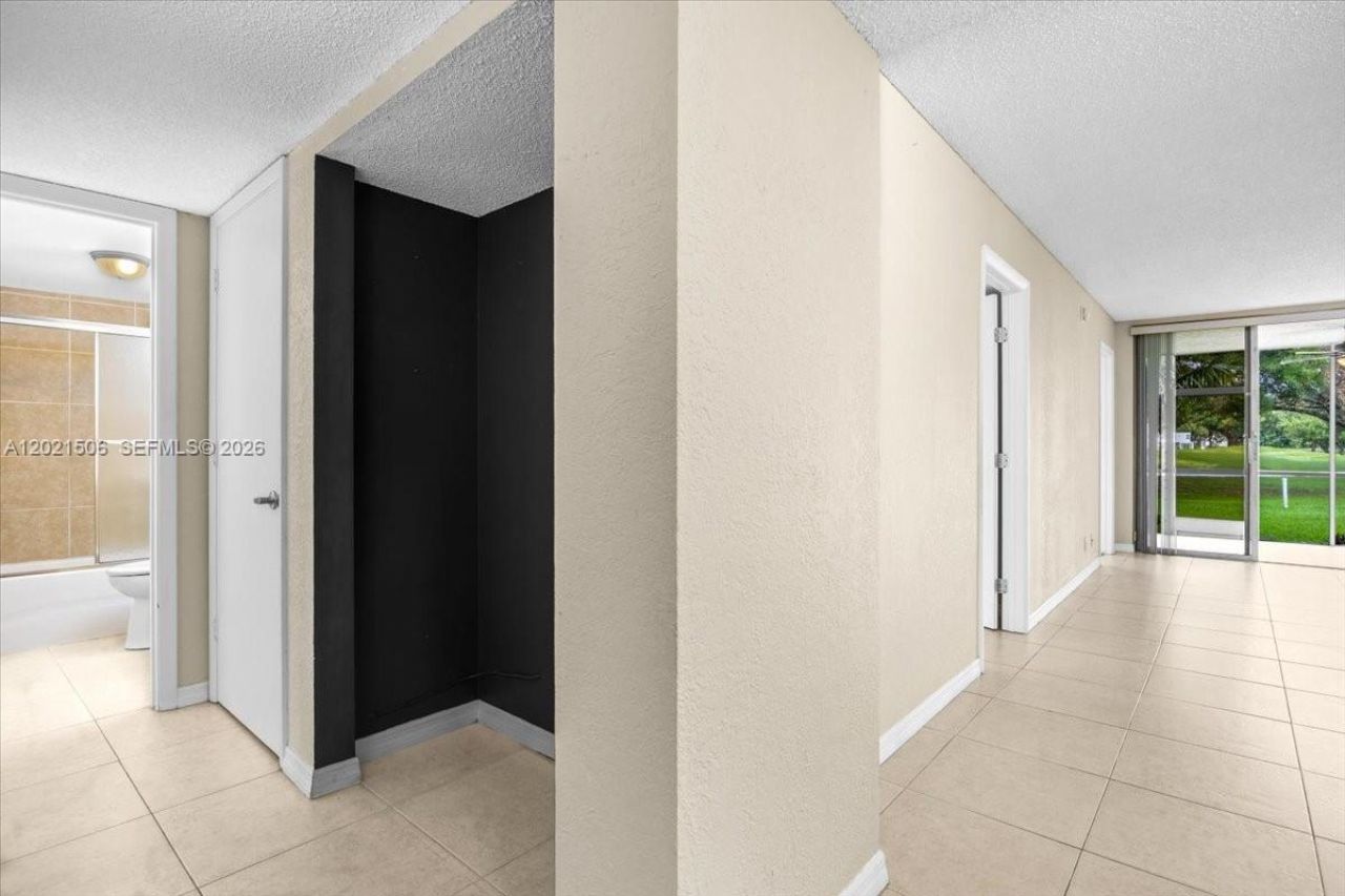 9501 Seagrape Dr , Unit 102, Davie, FL 33324 Photo