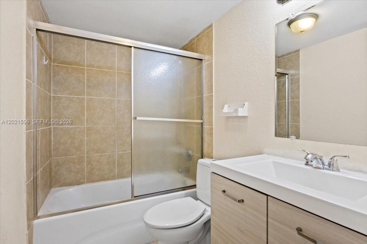 9501 Seagrape Dr , Unit 102, Davie, FL 33324 Photo