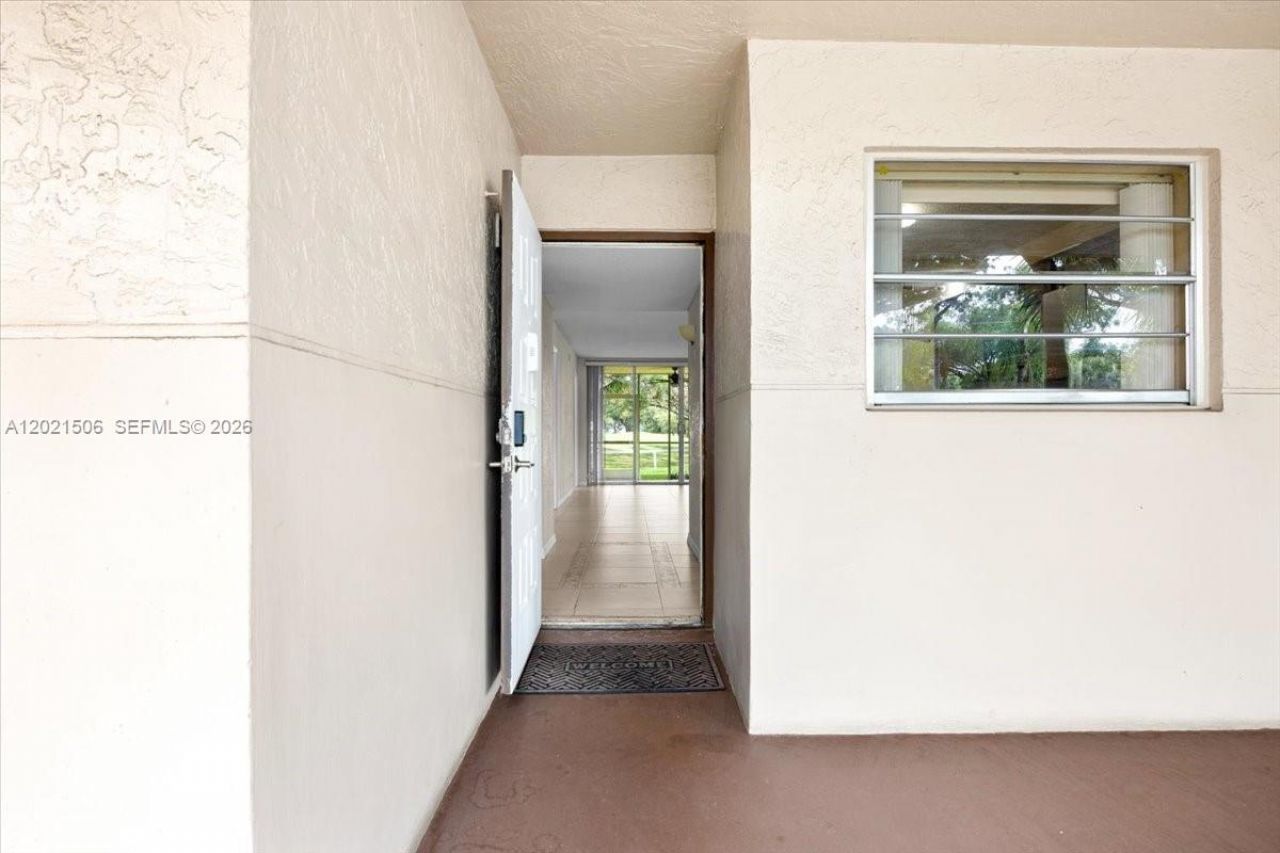 9501 Seagrape Dr , Unit 102, Davie, FL 33324 Photo