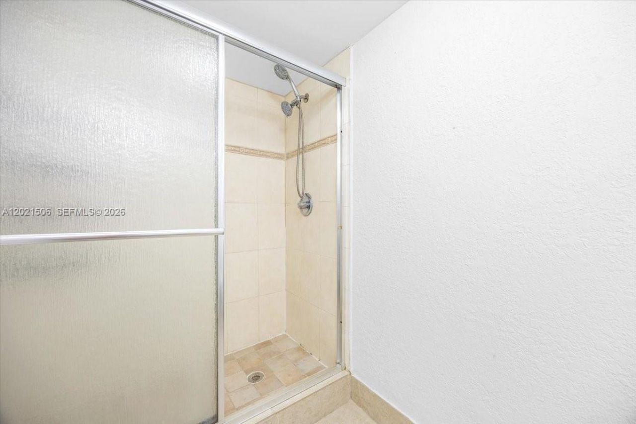 9501 Seagrape Dr , Unit 102, Davie, FL 33324 Photo