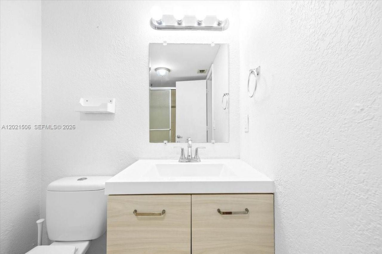 9501 Seagrape Dr , Unit 102, Davie, FL 33324 Photo
