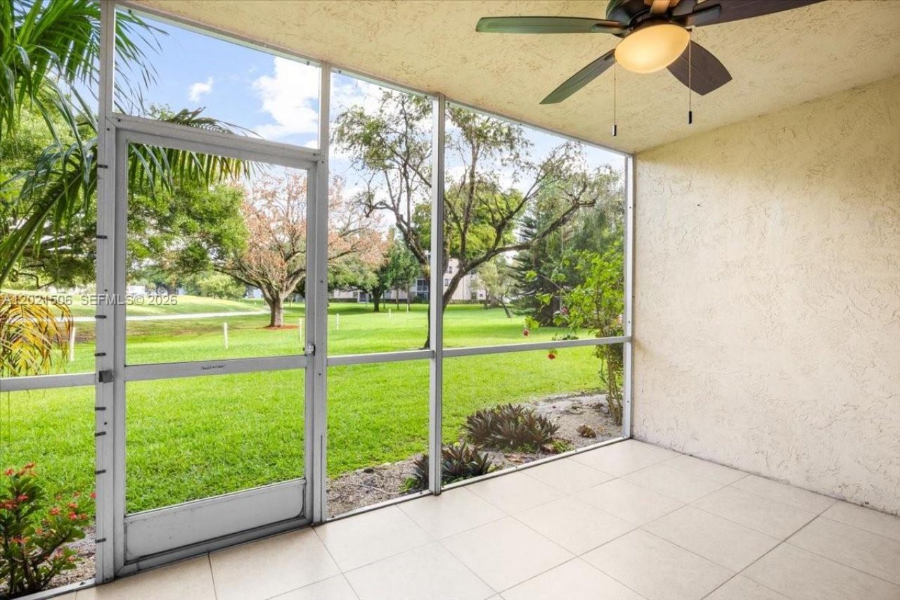 9501 Seagrape Dr , Unit 102, Davie, FL 33324 Photo