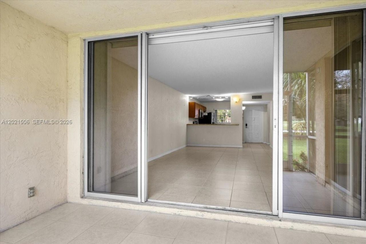 9501 Seagrape Dr , Unit 102, Davie, FL 33324 Photo