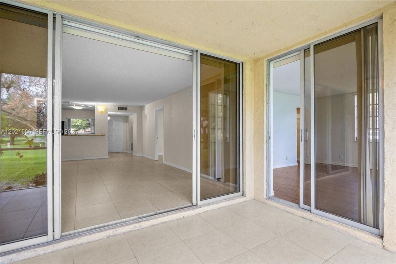 9501 Seagrape Dr , Unit 102, Davie, FL 33324 Photo