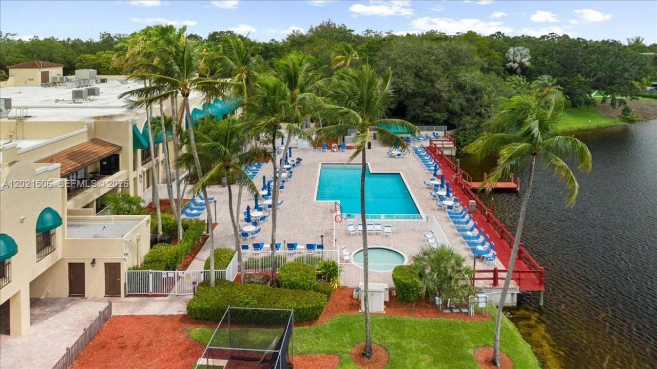 9501 Seagrape Dr , Unit 102, Davie, FL 33324 Photo