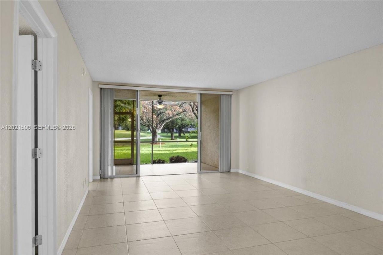 9501 Seagrape Dr , Unit 102, Davie, FL 33324 Photo