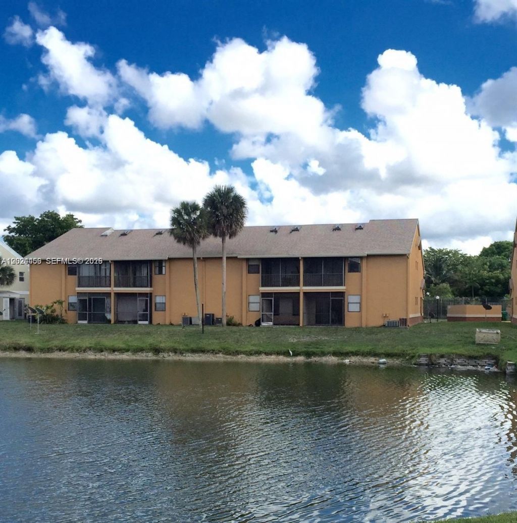2551 NW 56th Ave , Unit 1-20, Lauderhill, FL 33313 Photo