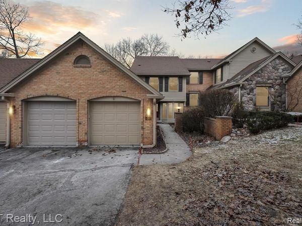 4561 Golf View Drive, Genoa Twp, MI 48116