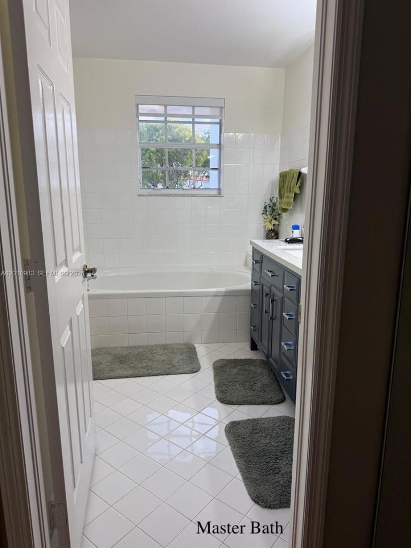10973 NW 62nd Ter , Doral, FL 33178 Photo
