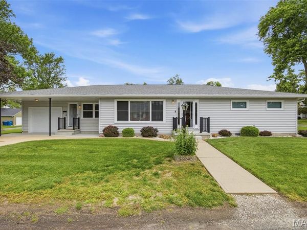 1920 Cypress Street , Highland, IL 62249