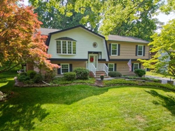 8 Edward Cir, Montville, NJ 07045