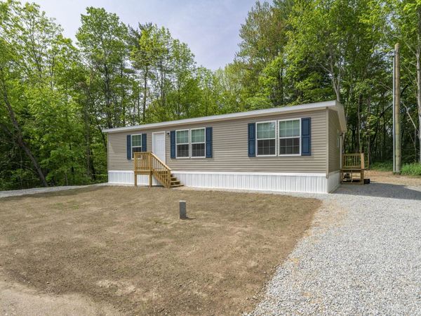 11 Hill Street, Hillsborough, NH 03244