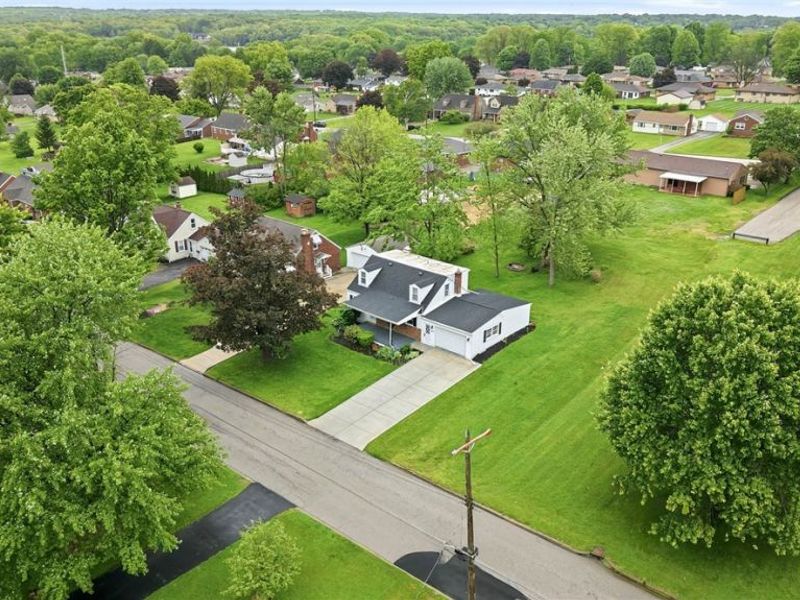 2413 W Manor Avenue, Youngstown, OH 44514 Photo 4