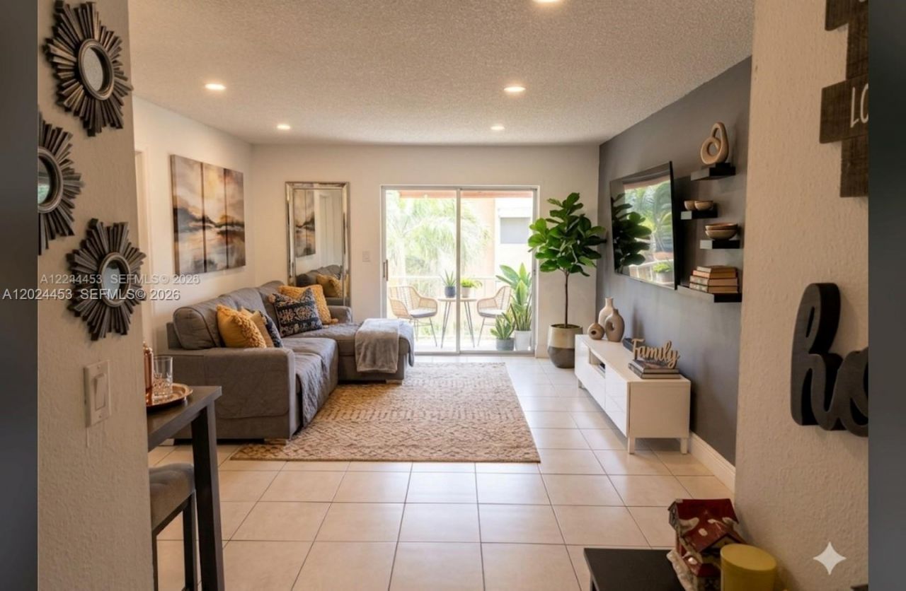 17901 NW 68th Ave, Unit T201, Hialeah, FL 33015 Photo