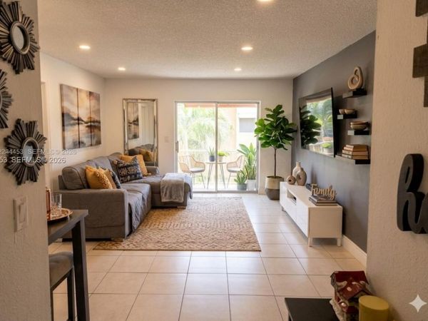 17901 NW 68th Ave, Unit T201, Hialeah, FL 33015
