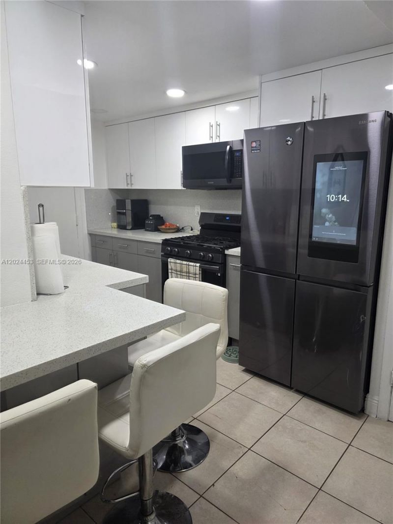 17901 NW 68th Ave , Unit T201, Hialeah, FL 33015 Photo