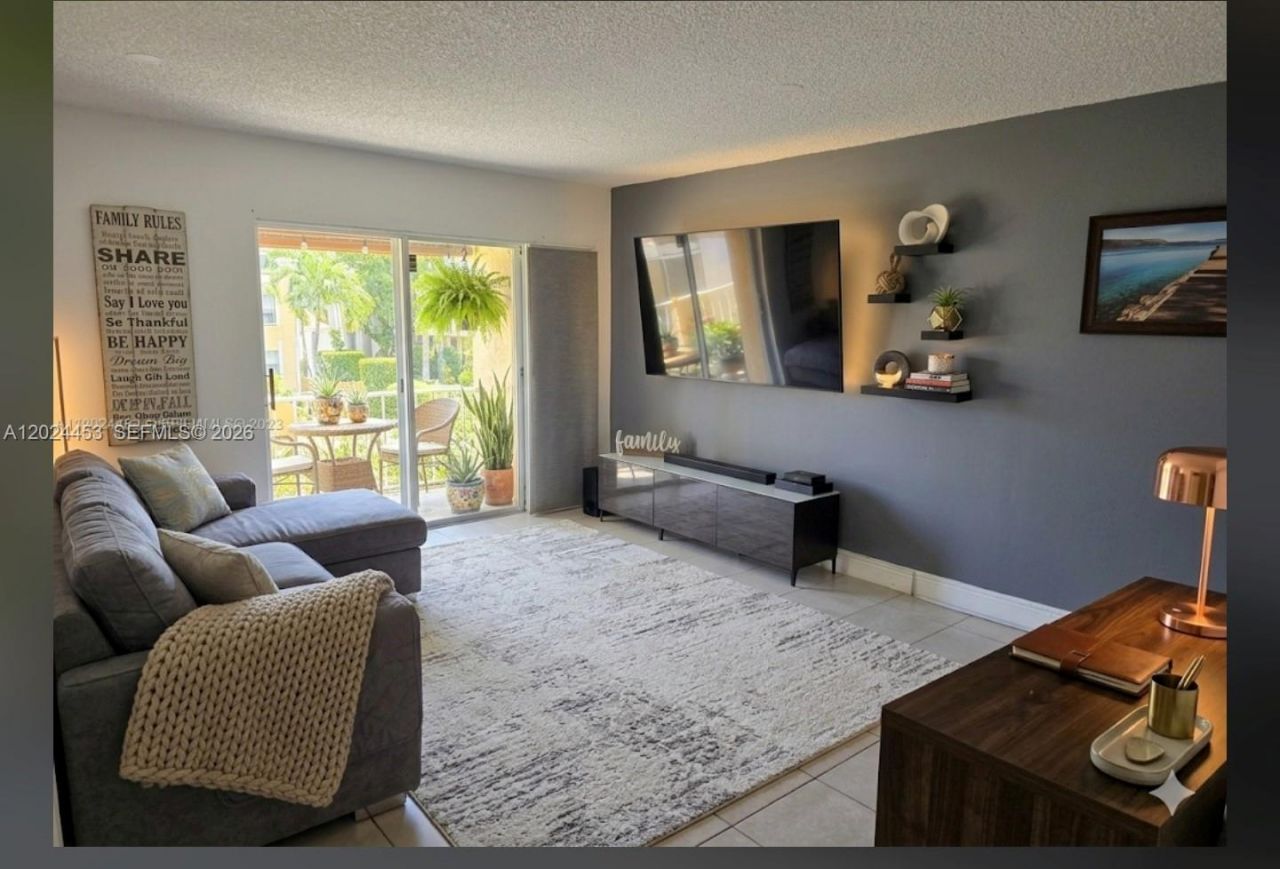 17901 NW 68th Ave, Unit T201, Hialeah, FL 33015 Photo