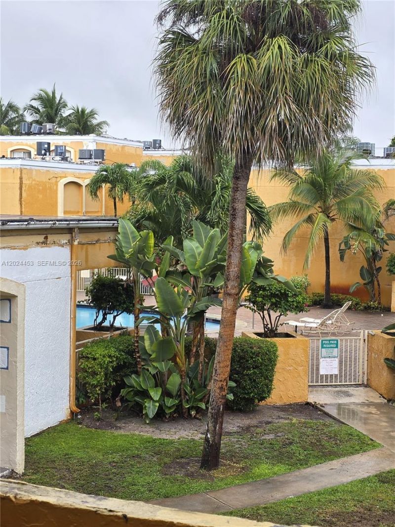 17901 NW 68th Ave, Unit T201, Hialeah, FL 33015 Photo