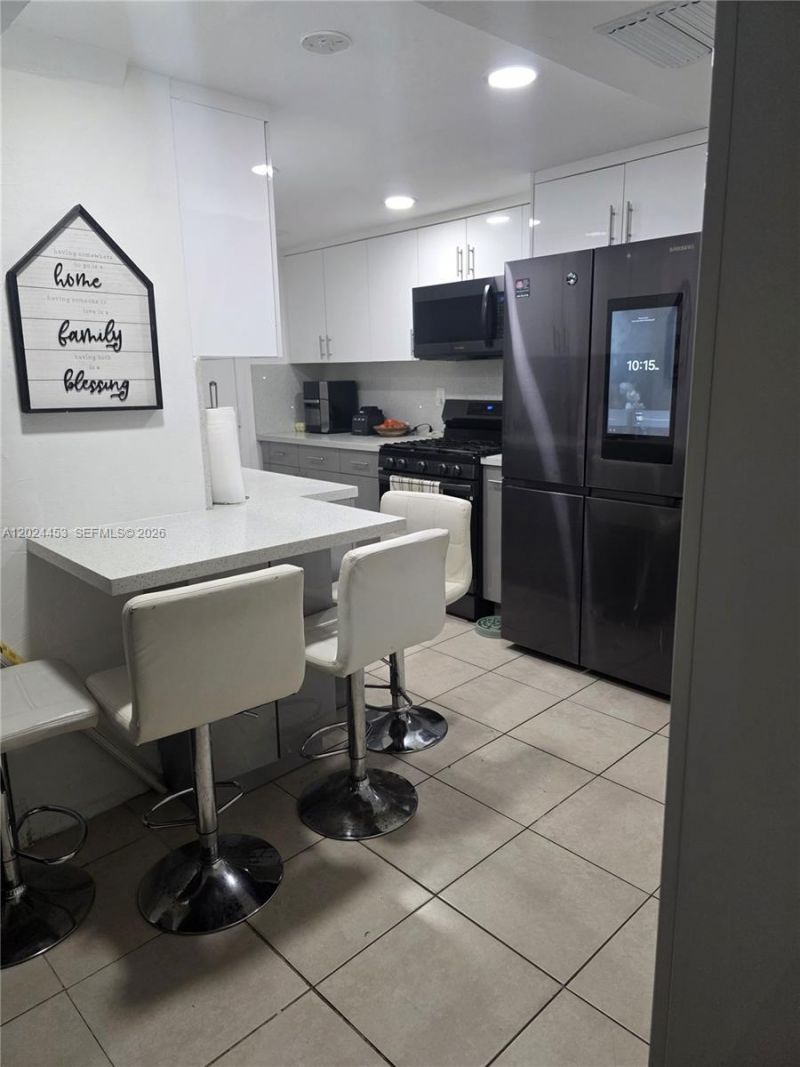 17901 NW 68th Ave, Unit T201, Hialeah, FL 33015 Photo