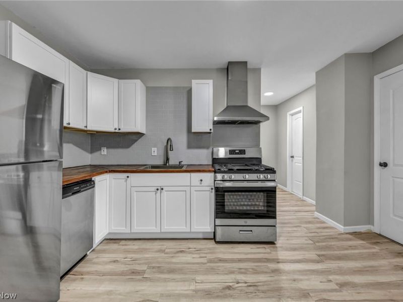 3010 Daisy Avenue, Cleveland, OH 44109 Photo 20