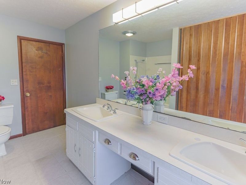 51883 Telegraph, Amherst, OH 44001 Photo 12