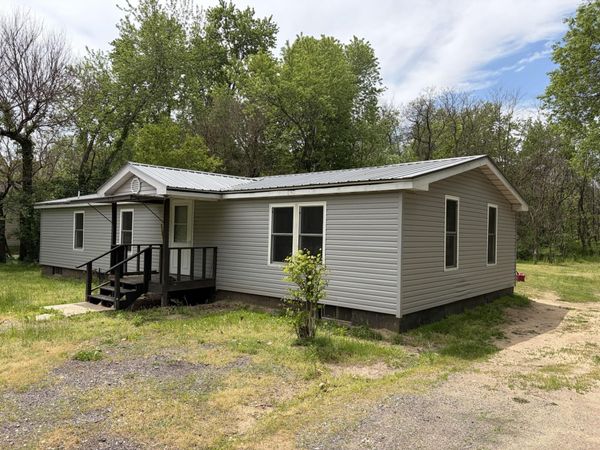 2216 S 17th Street, Niles, MI 49120