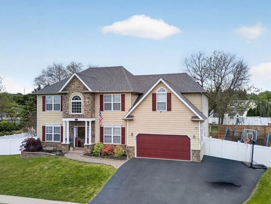 764 Mohican Drive , Easton, PA 18040 Main Photo