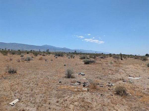 7 Dos Palmas , Pinon Hills, CA 92372
