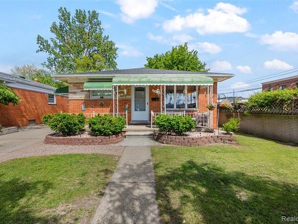 5634 N Lafayette Street, Dearborn Heights, MI 48127