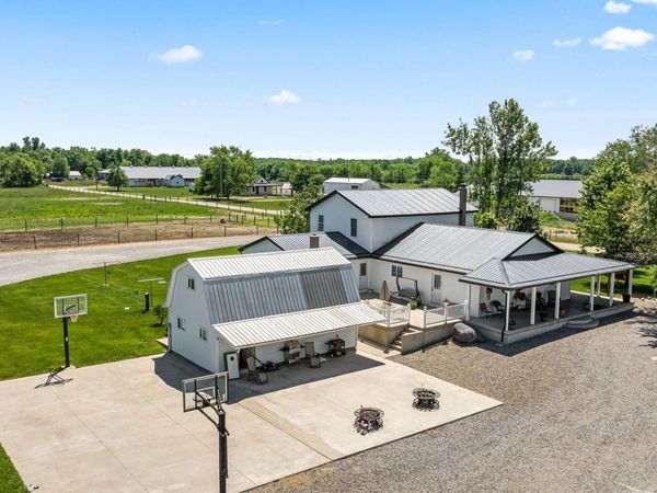4160 S 600 East Road, Hamilton, IN 46742