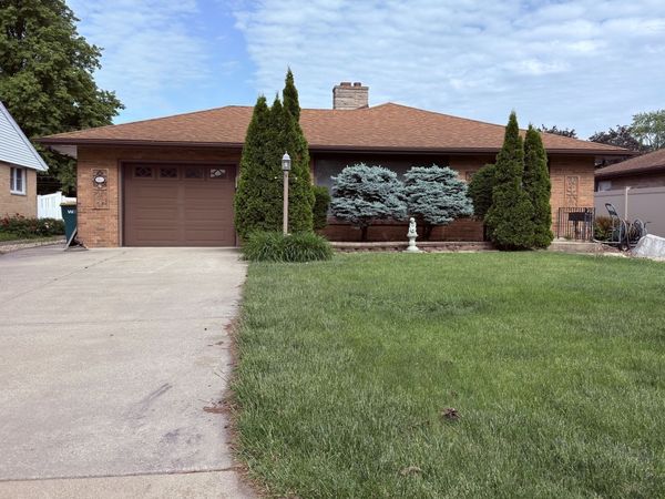 910 Catherine Street , Joliet, IL 60435