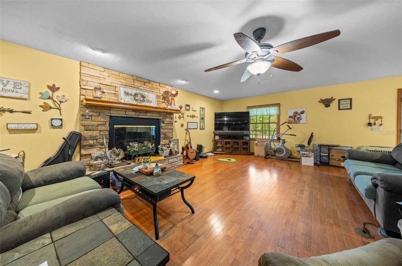 732 SW Carl Wilson Road, Fort White, FL 32038 Photo