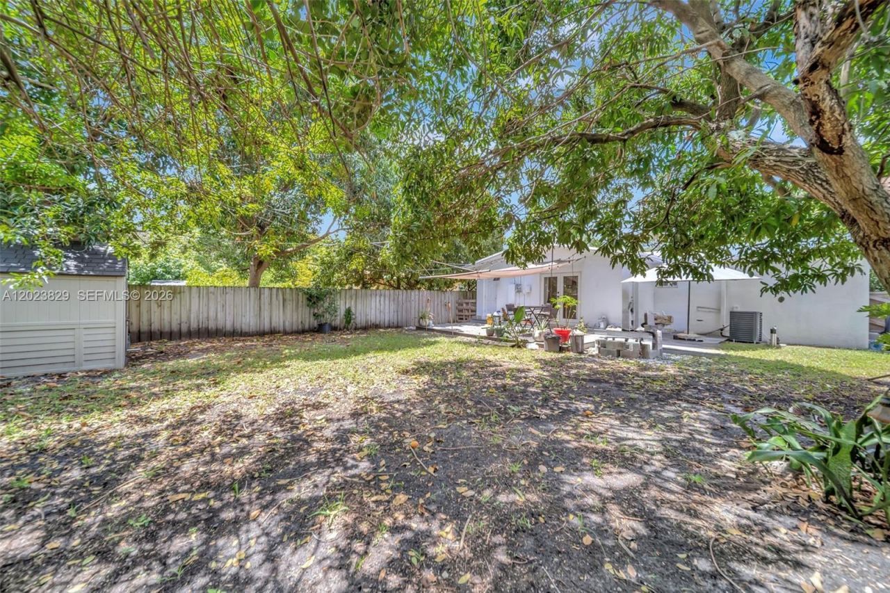 1790 NE 160th St , North Miami Beach, FL 33162 Photo