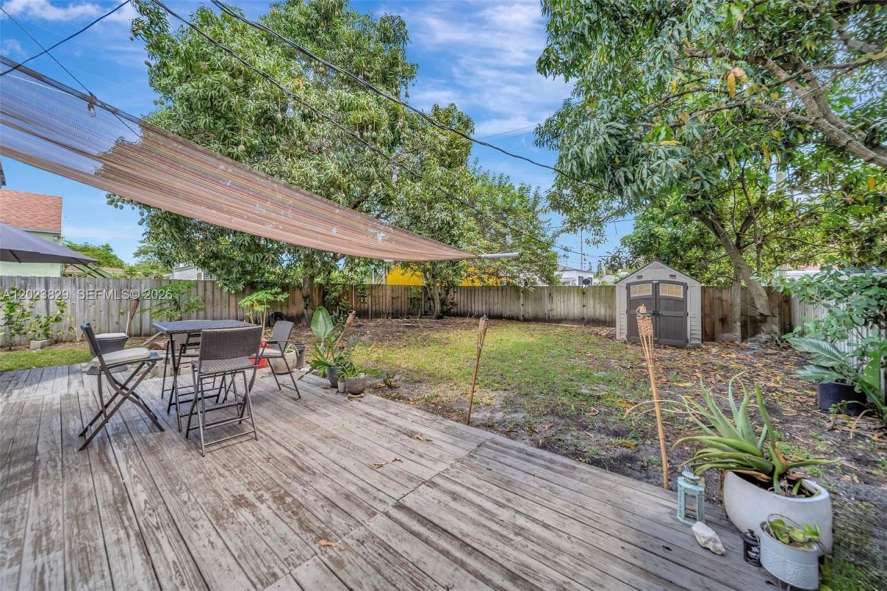 1790 NE 160th St , North Miami Beach, FL 33162 Photo