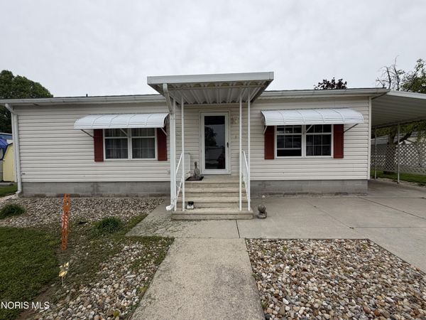 740 County Road 212 , Fremont, OH 43420