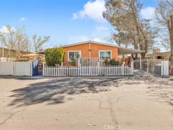 3300 15th St W , Rosamond, CA 93560
